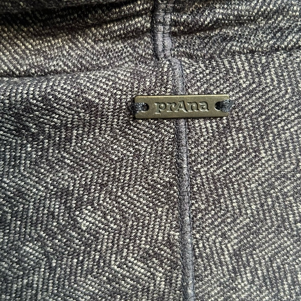 Prana Herringbone Patterned Gray Zawn Top - image 4